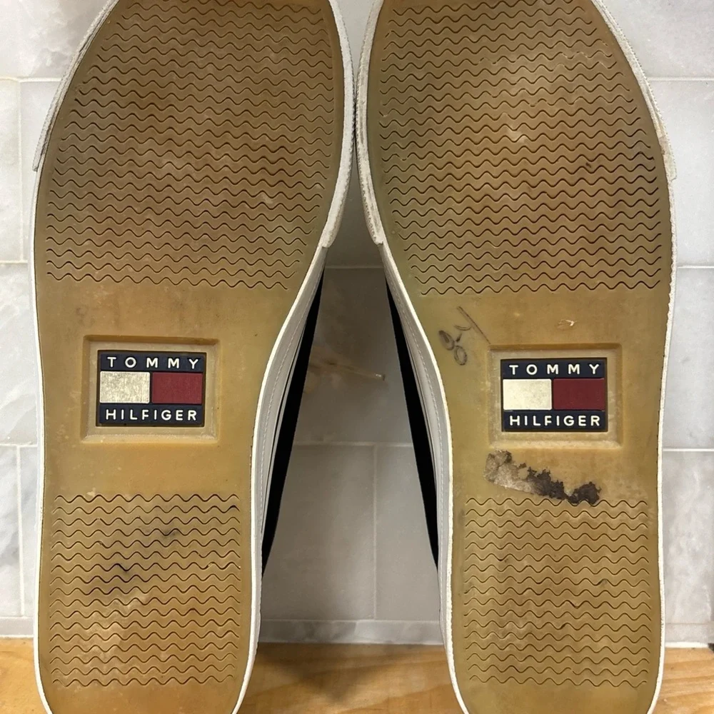 Tommy Hilfiger Womens Suede Sneakers  Black/White  Size 8.5M  W80721 - Picture 11 of 15